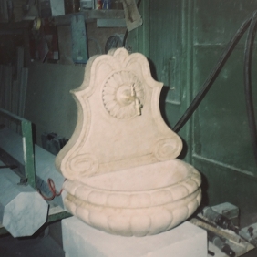 PUCCI MARMI, marmo lavorato a mano per fontane da giardino e terrazza